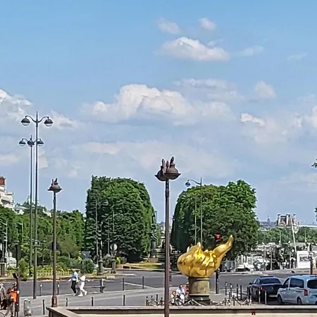Vue Tour Eiffel 360 A Vos Pieds *